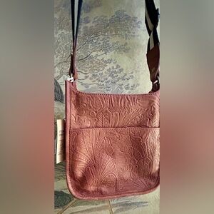 * New American Leather Co Artisan Tooled Crossbody Shoulder Bag *